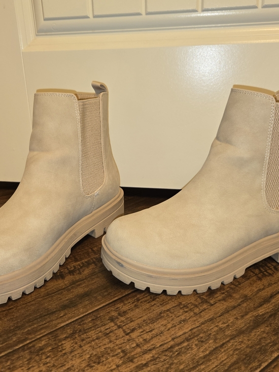 Soda Shoes - Soda Cream Chelsea Lug Boots